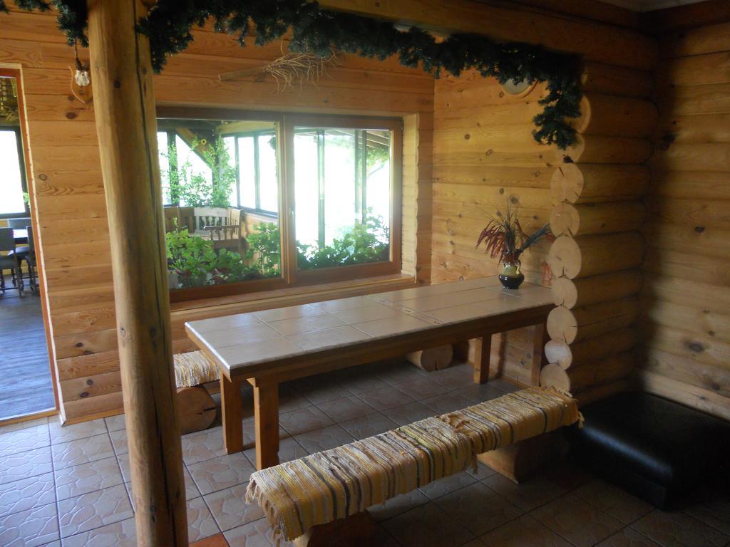 Viesu Maja Forrest Villa Dzimtmisa Buitenkant foto