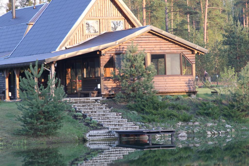 Viesu Maja Forrest Villa Dzimtmisa Buitenkant foto