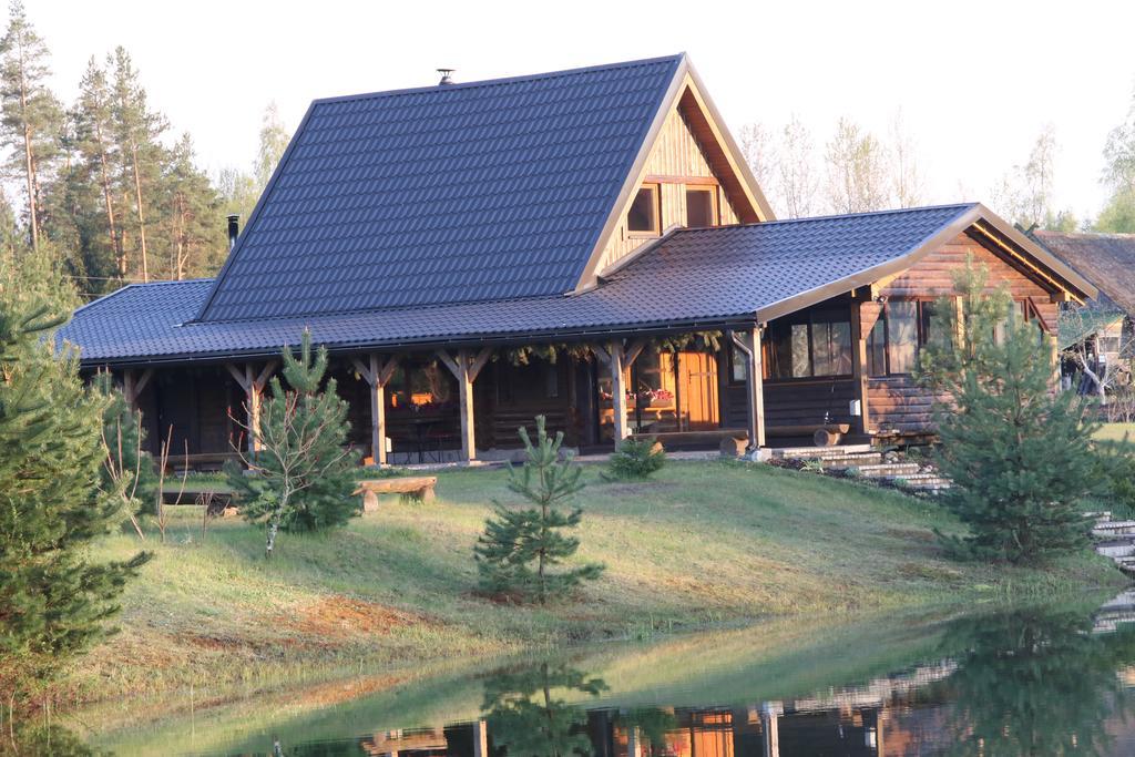 Viesu Maja Forrest Villa Dzimtmisa Buitenkant foto