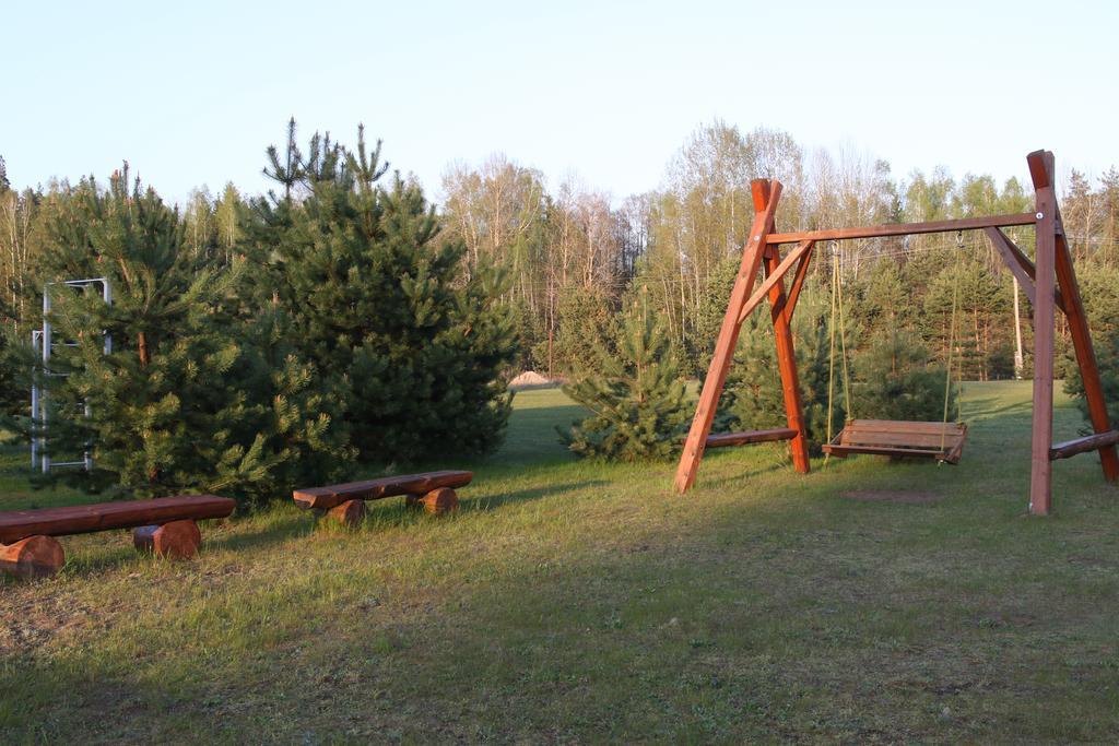 Viesu Maja Forrest Villa Dzimtmisa Buitenkant foto
