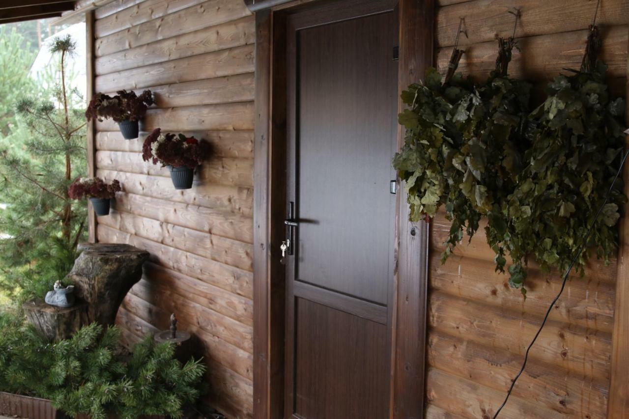 Viesu Maja Forrest Villa Dzimtmisa Buitenkant foto