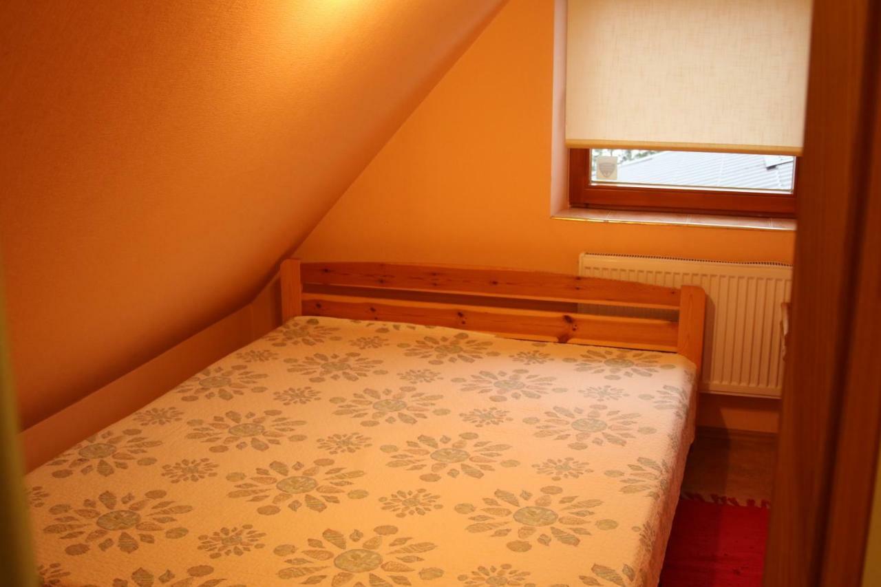 Viesu Maja Forrest Villa Dzimtmisa Buitenkant foto